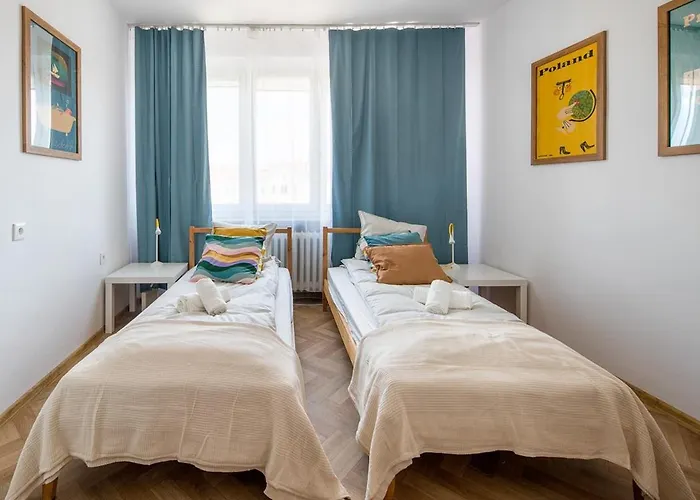 Spacious Cental Treasure Apartament